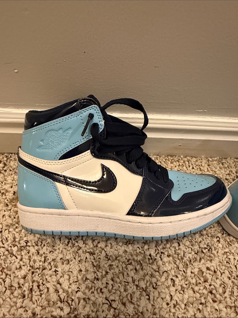 Nike Women's Air Jordan 1 Retro High OG 'Blue Chill' - Picture 8 of 13